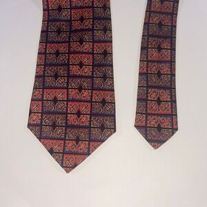 Countess Mara Mens Red Navy Blue Silk Geometric Scroll Pattern Necktie USA Made